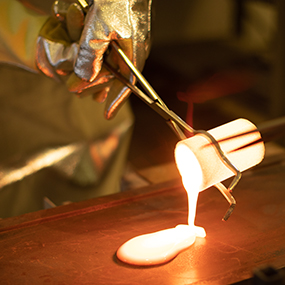 Test of glass pour